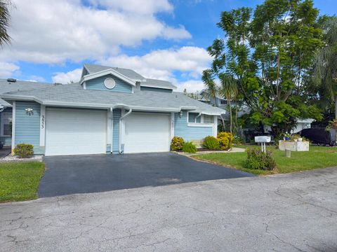 Tiny photo for 3851 Island Club Circle E, Lake Worth, FL 33462 (MLS # R11158509)