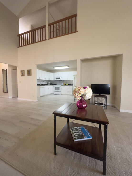 ISLAND CLUB - Residential