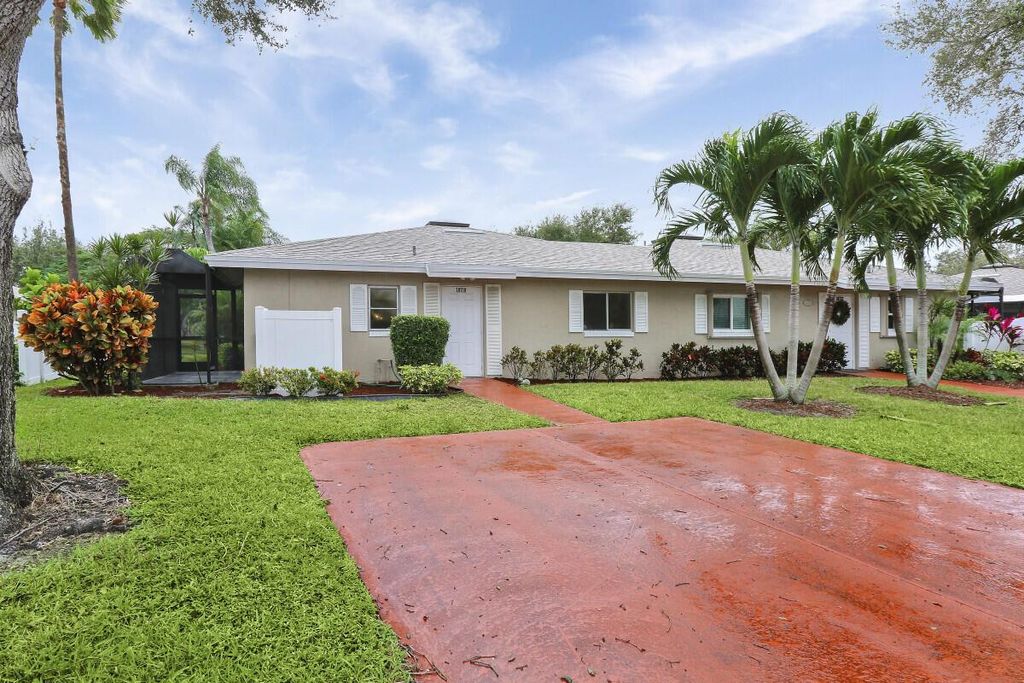 Photo of 18718 Candlewick Drive, Boca Raton, FL 33496 (MLS # R10943669)