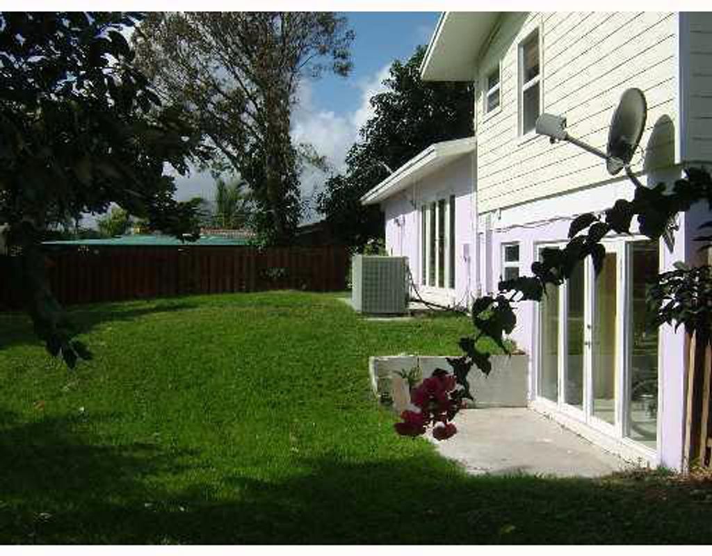 Photo of 1100 SW 5th Street, Boca Raton, FL 33486 (MLS # R11120586)