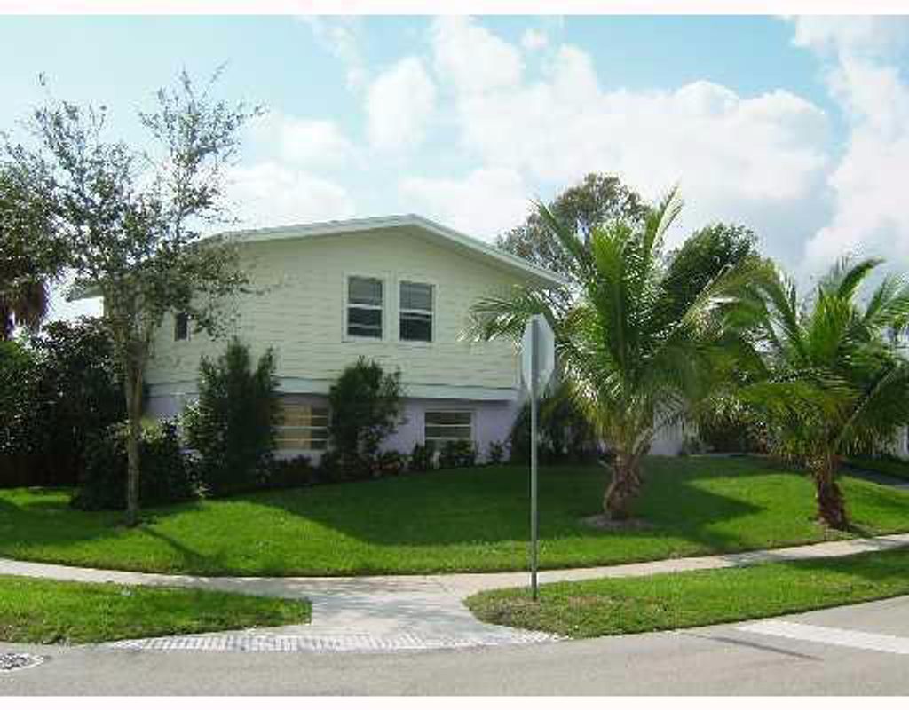 Photo of 1100 SW 5th Street, Boca Raton, FL 33486 (MLS # R11120586)
