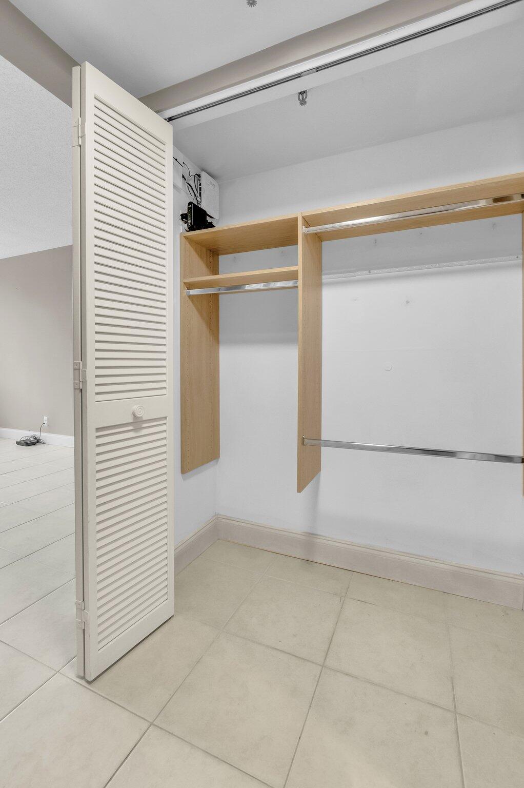 WILLOW WOOD MIDRISE CONDO - Residential