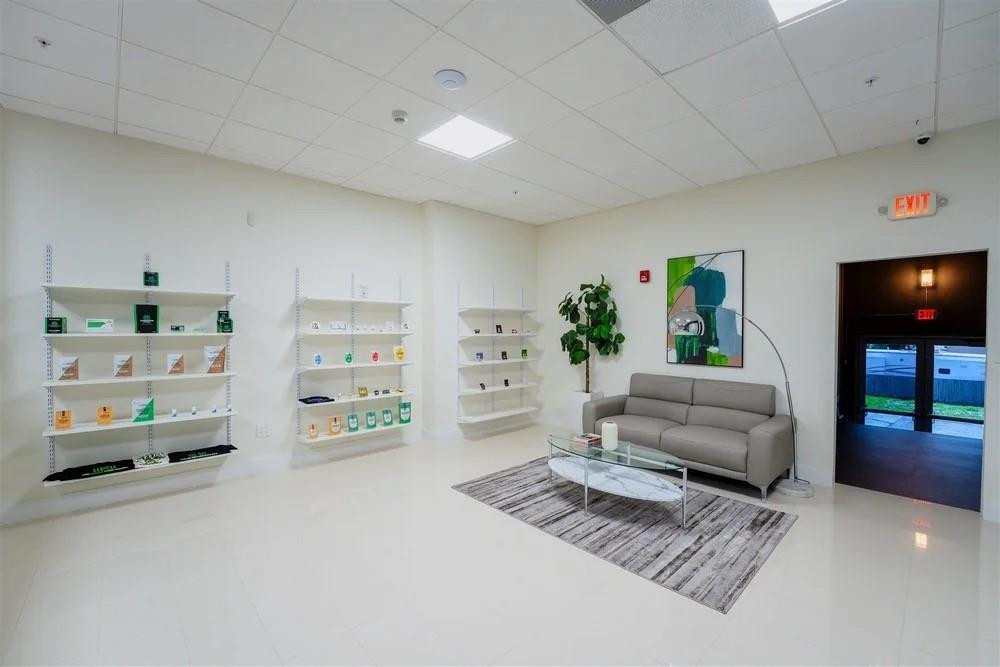 Second Add To Lauderdale - Land