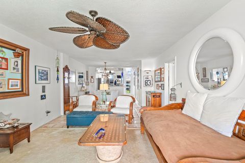 Condominium in North Palm Beach FL 100 Paradise Harbour Boulevard Blvd 22.jpg