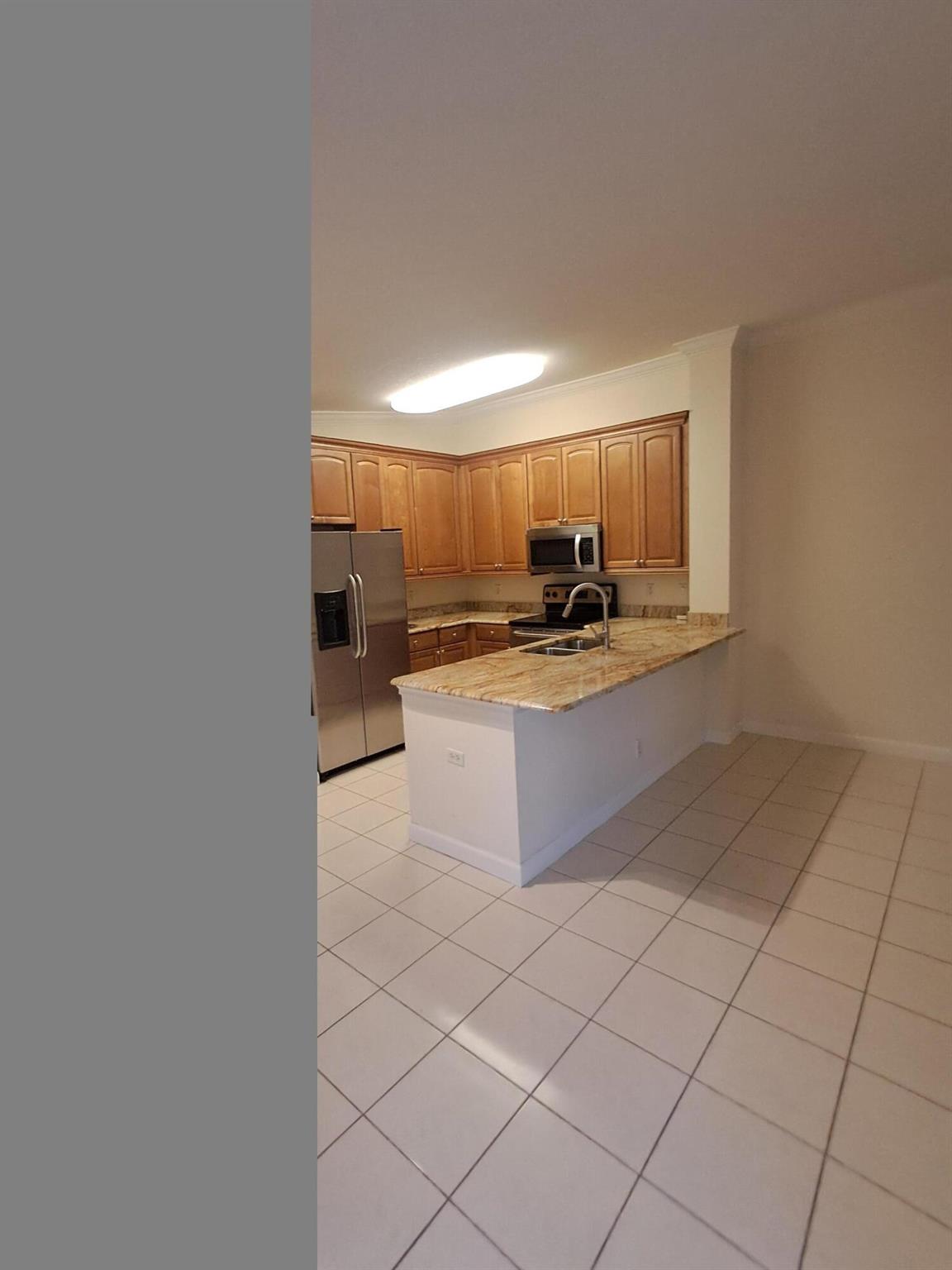 VILLAS AT SUGAR POND COND - Residential Lease