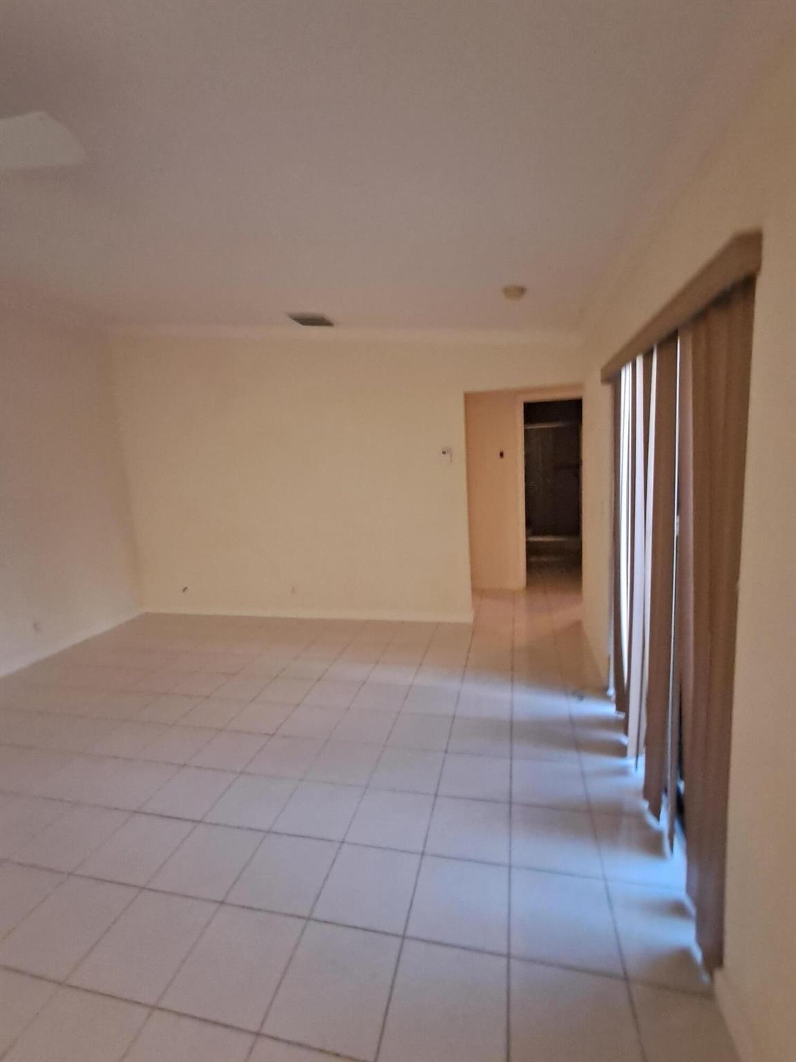 VILLAS AT SUGAR POND COND - Residential Lease