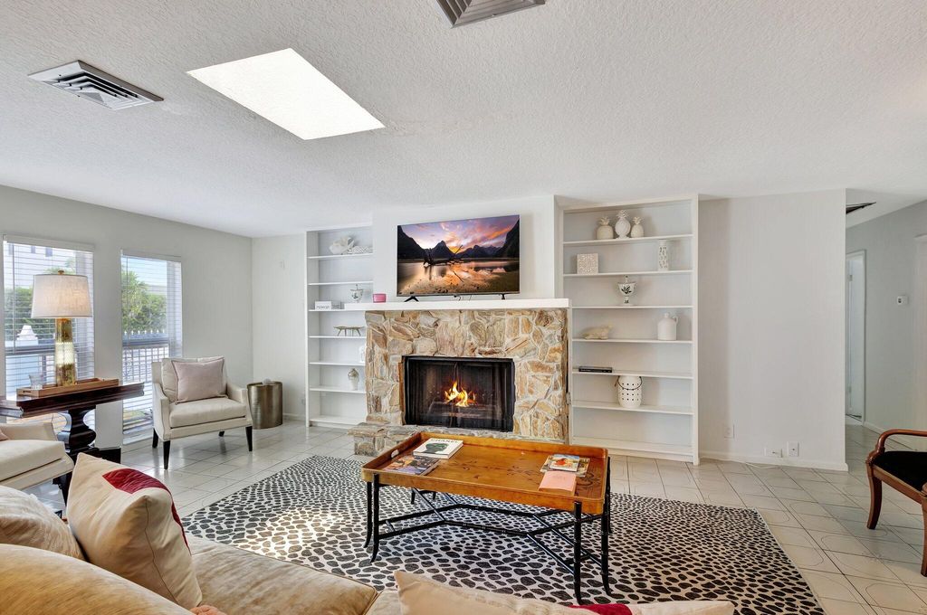 Photo of 430 Mars Way, Juno Beach, FL 33408 (MLS # R10988444)