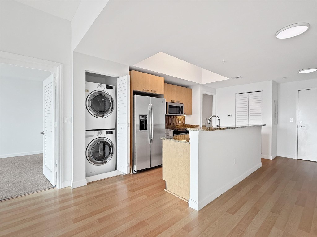 Island City Lofts Condo - Residential Lease