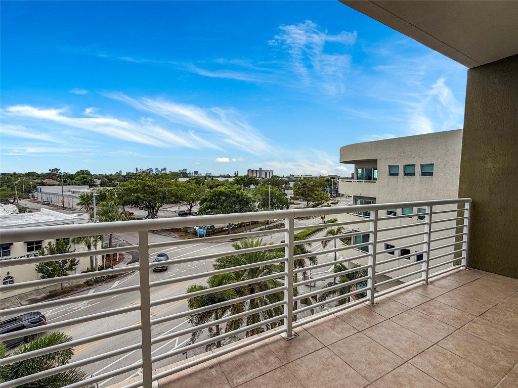 Island City Lofts Condo - Residential Lease