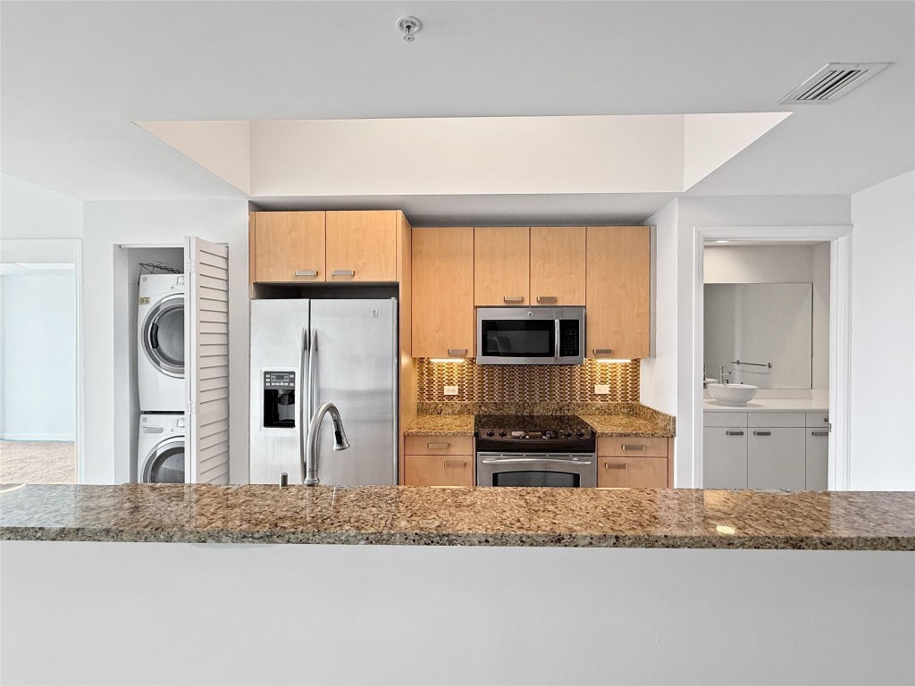 Island City Lofts Condo - Residential Lease