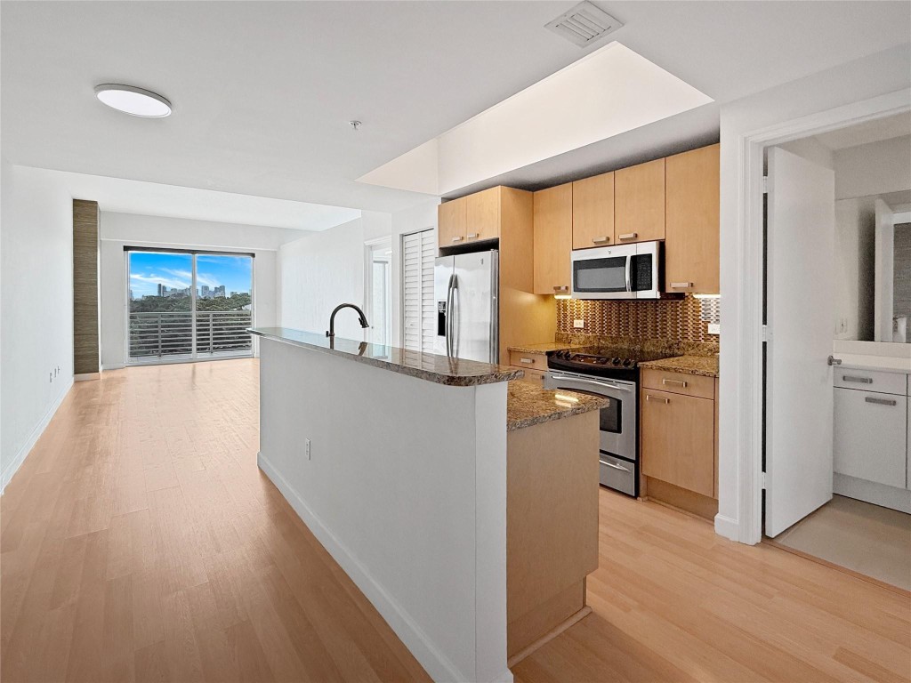 Island City Lofts Condo - Residential Lease