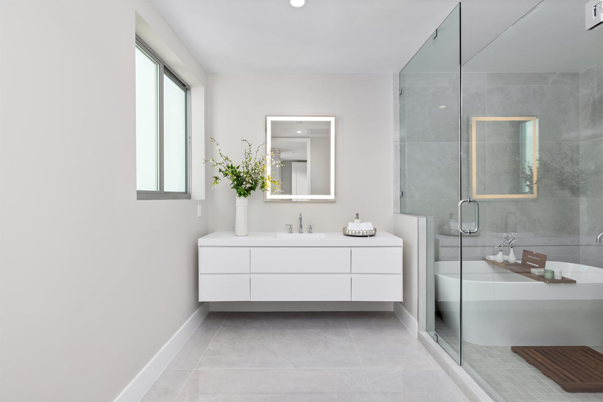 ROYAL PALM RESIDENCES - Residential