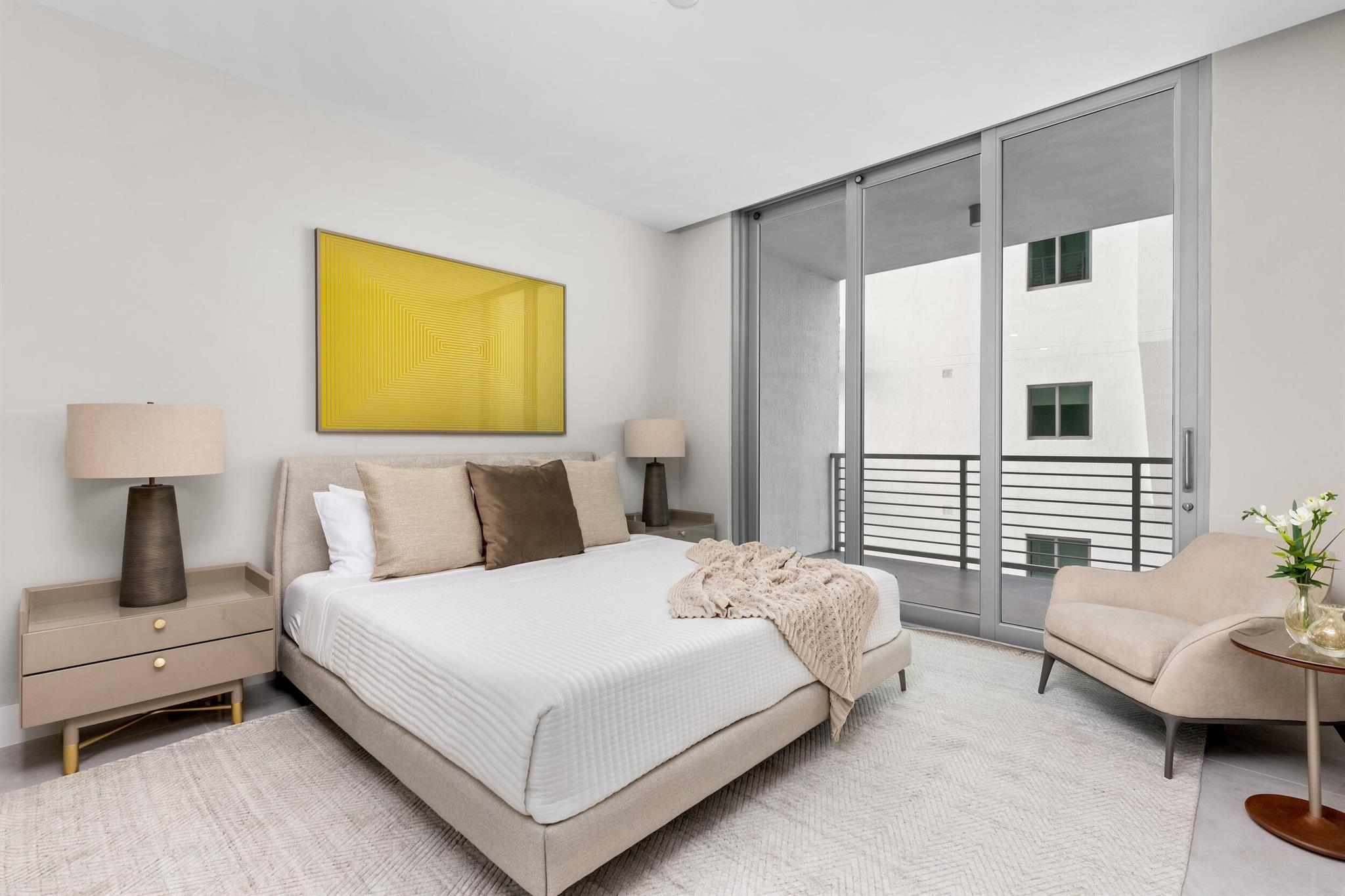 ROYAL PALM RESIDENCES - Residential