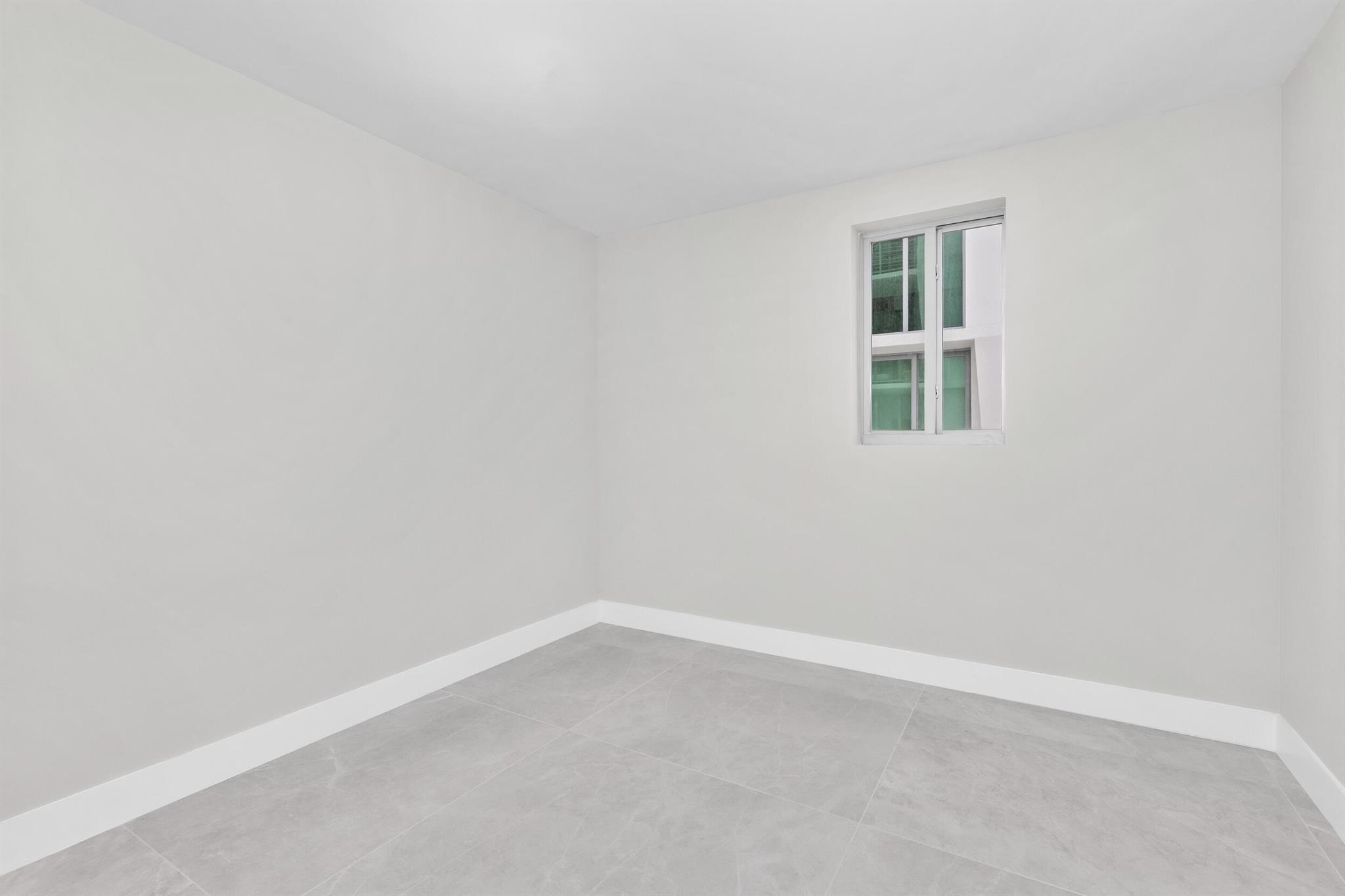 ROYAL PALM RESIDENCES - Residential