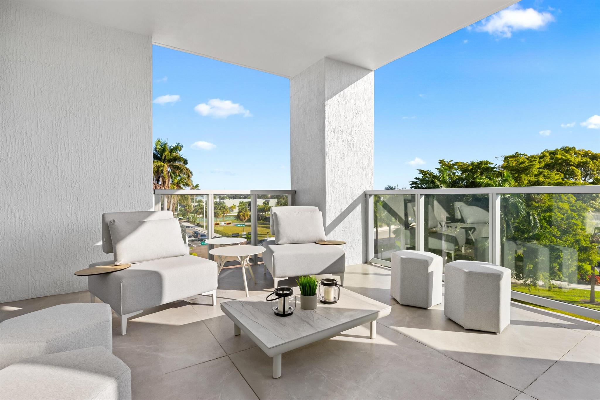 ROYAL PALM RESIDENCES - Residential