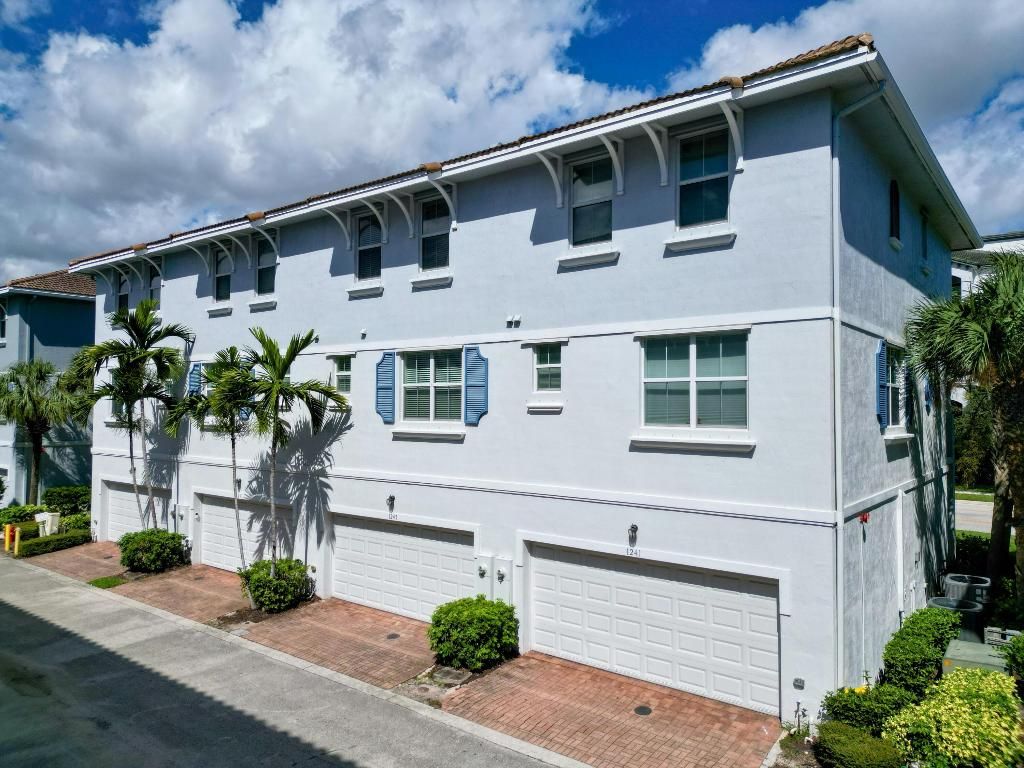 Photo of 1247 Via De Fossi, Boynton Beach, FL 33426 (MLS # R11133462)