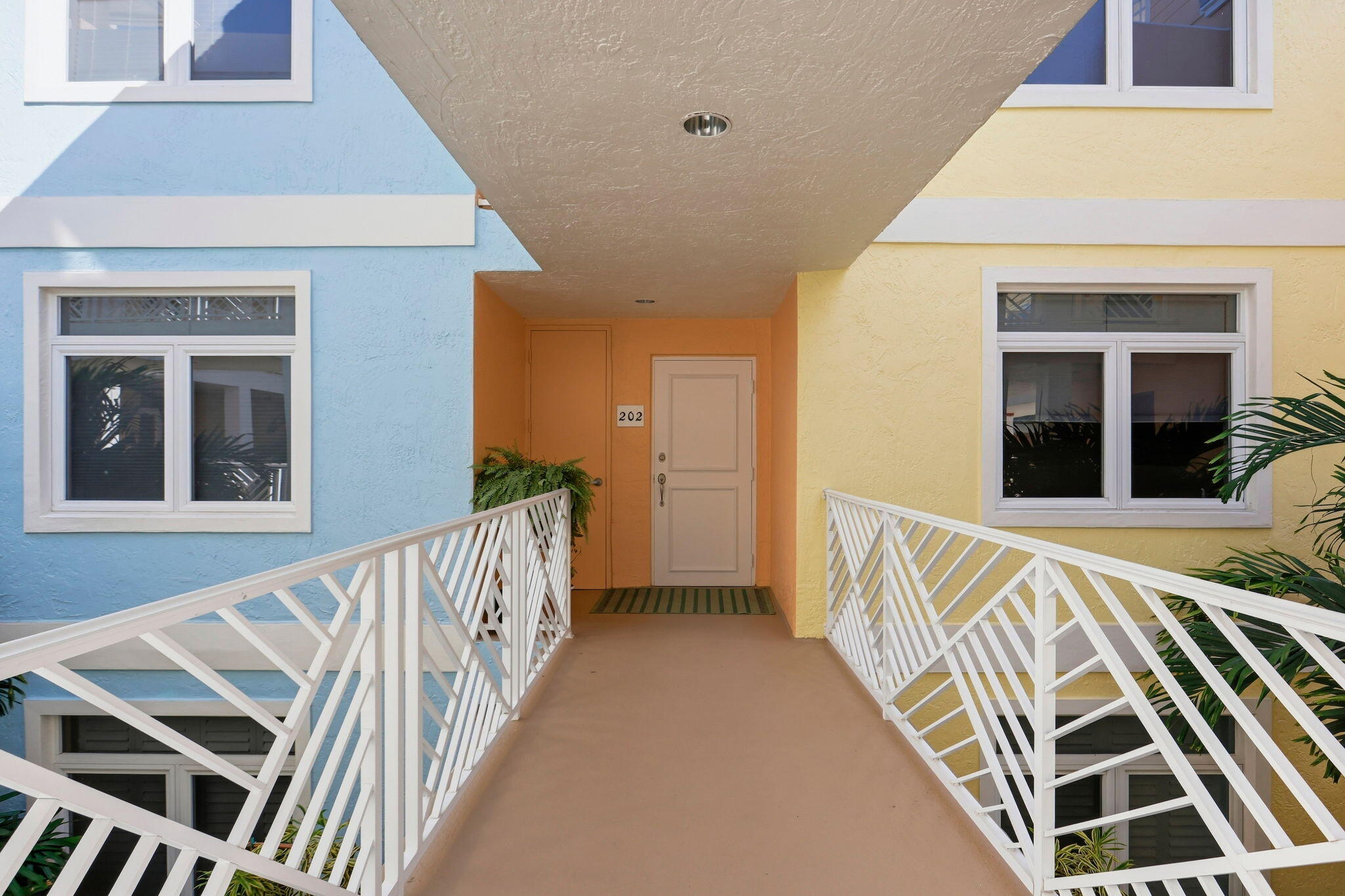 309 E OCEAN Avenue 202