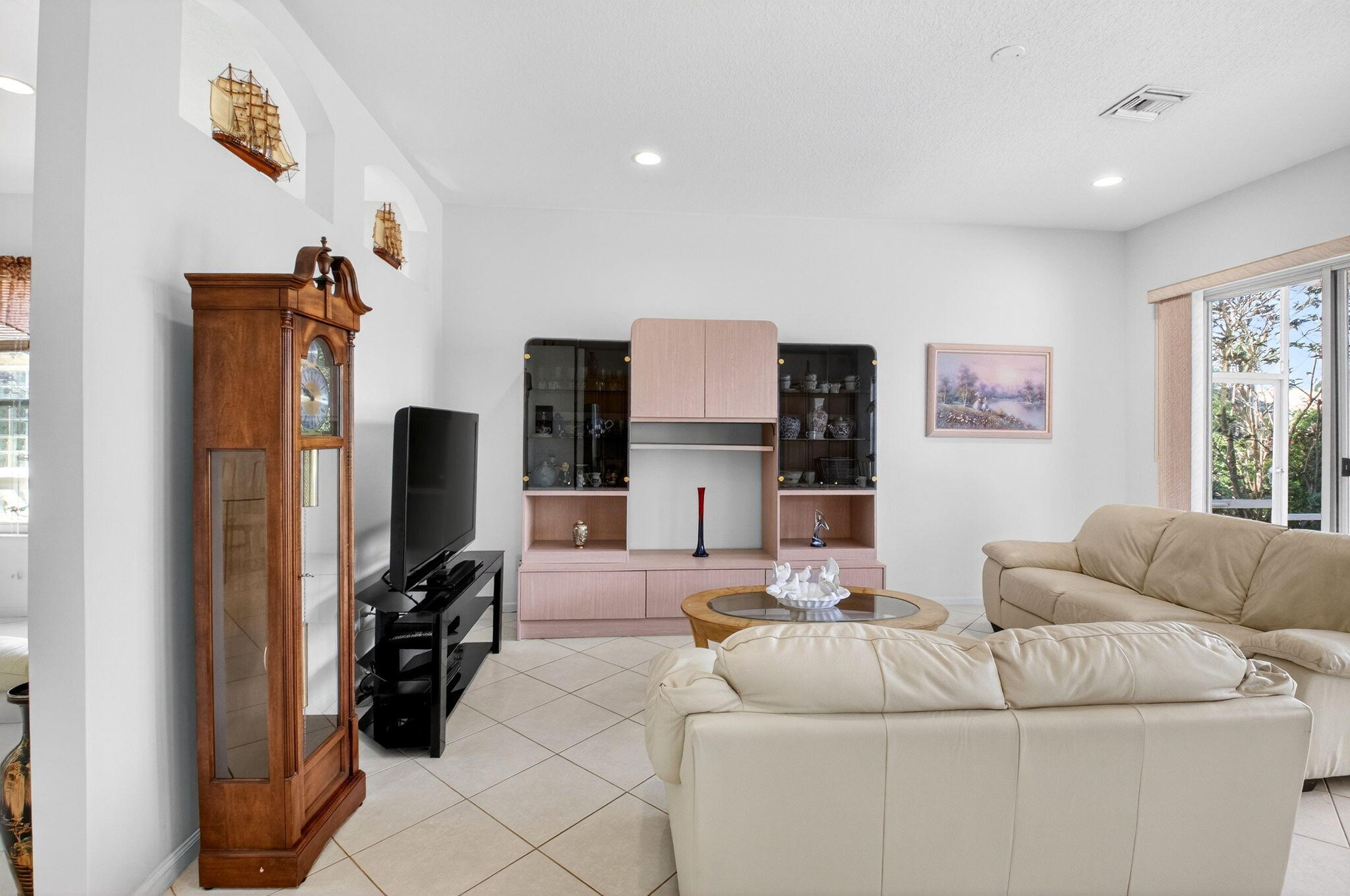 VALENCIA FALLS - Residential