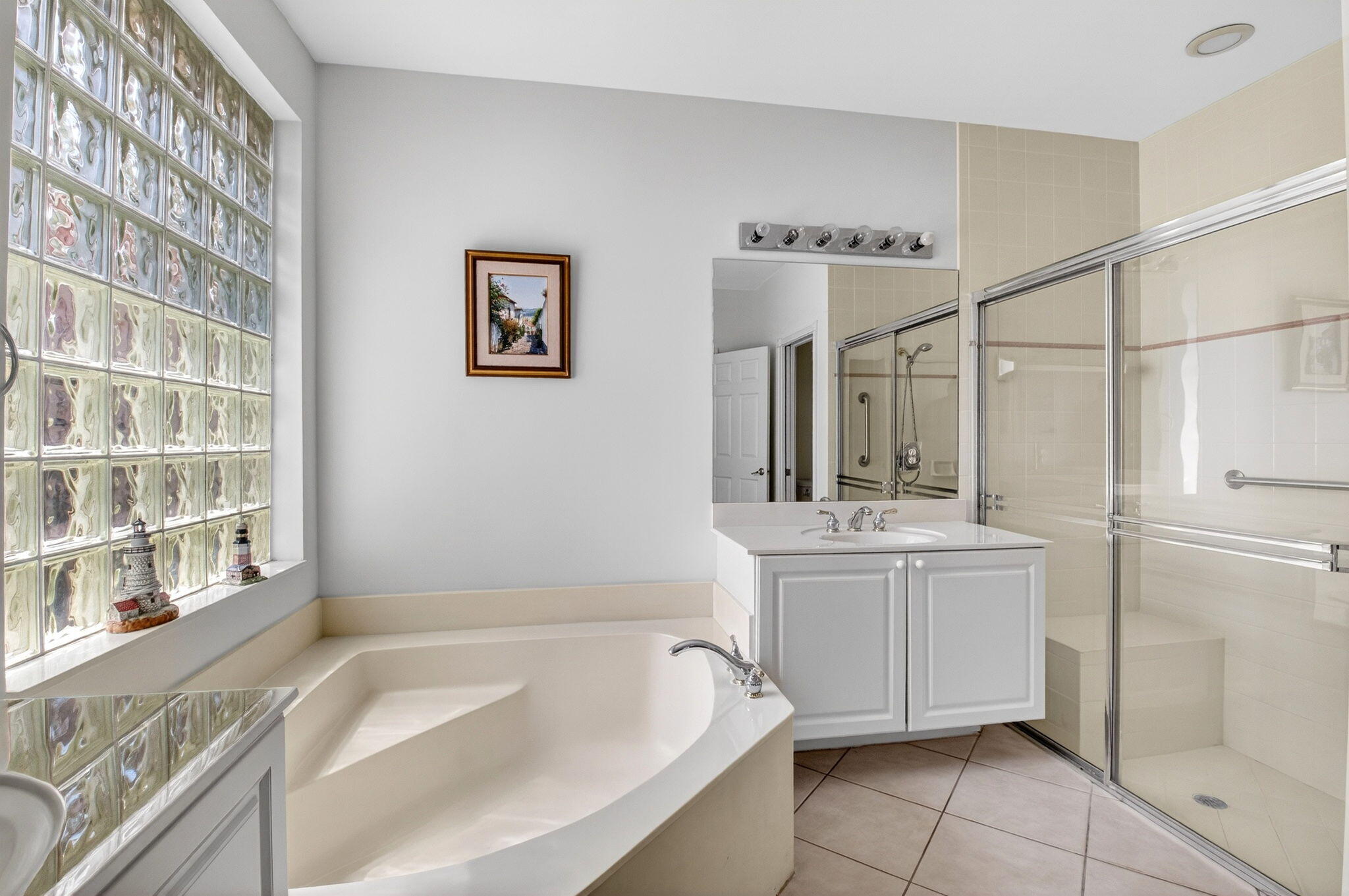 VALENCIA FALLS - Residential