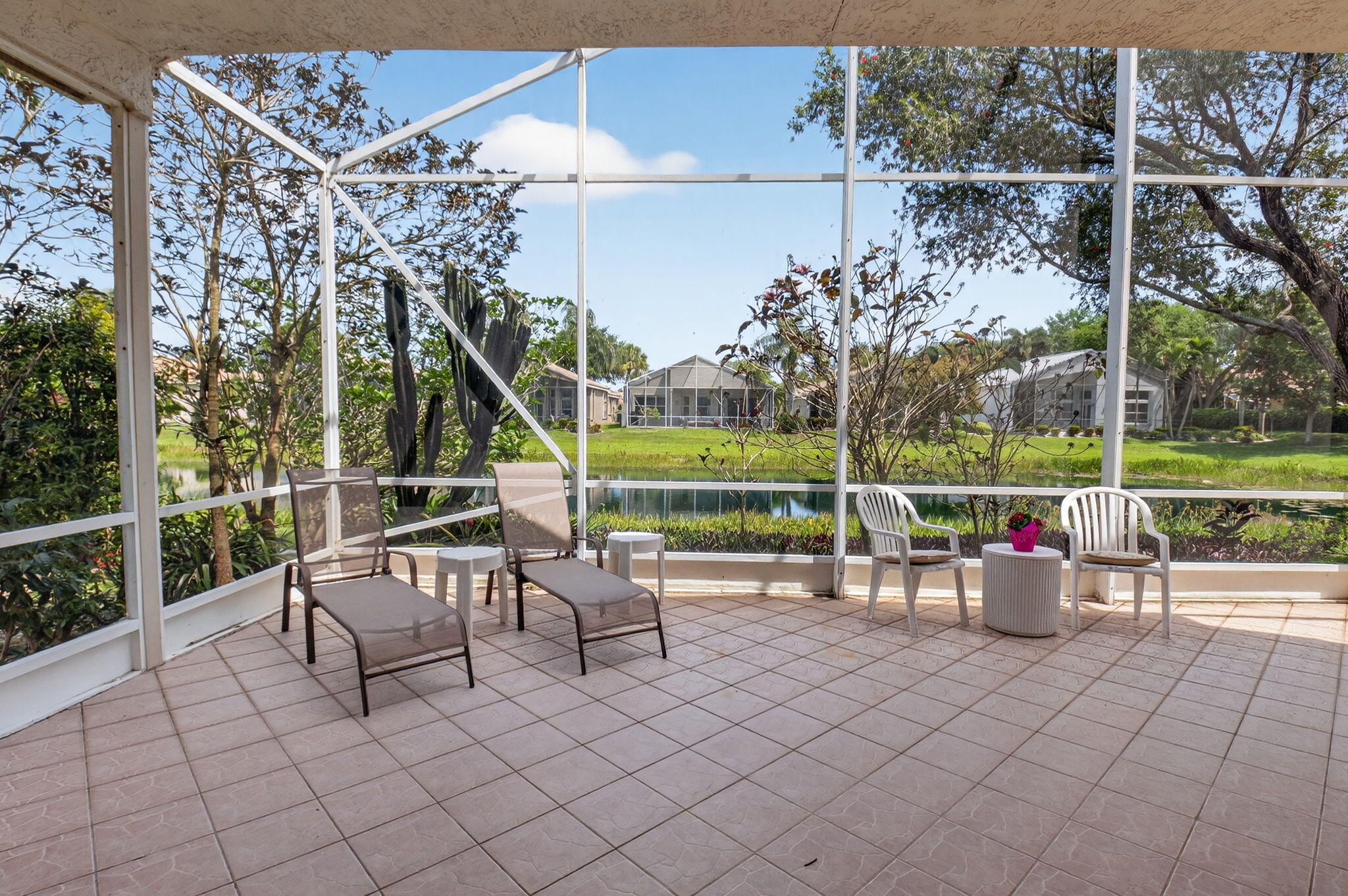 VALENCIA FALLS - Residential