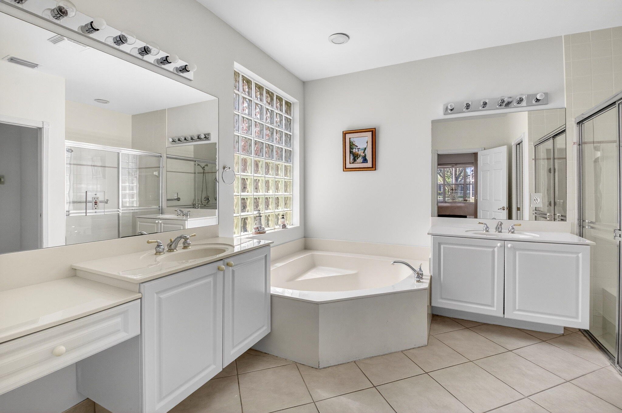 VALENCIA FALLS - Residential