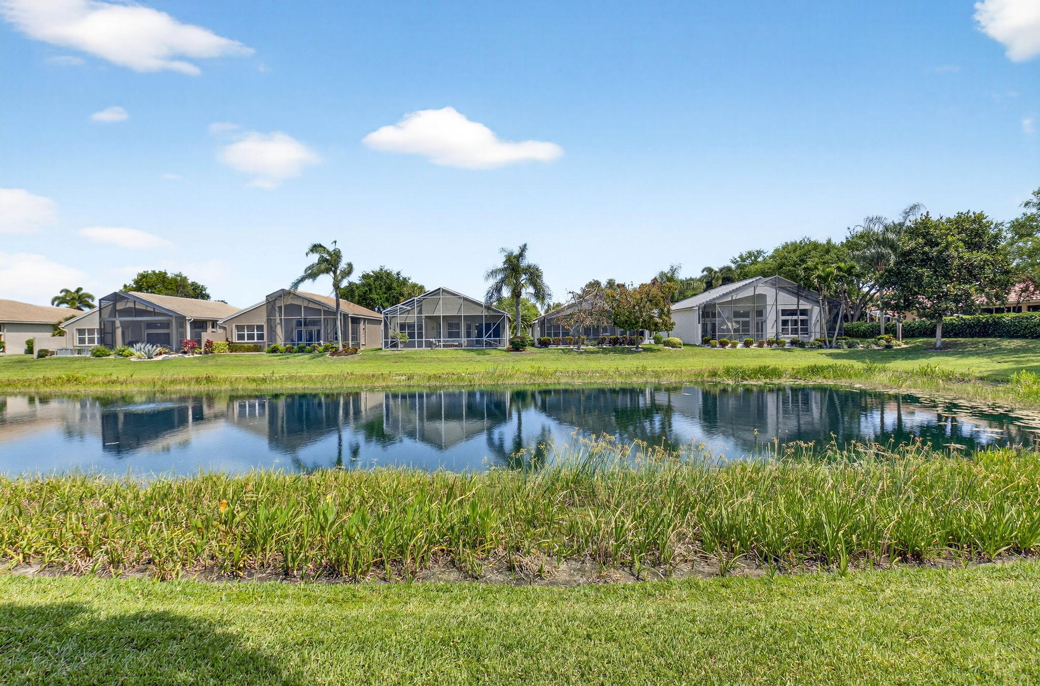 VALENCIA FALLS - Residential