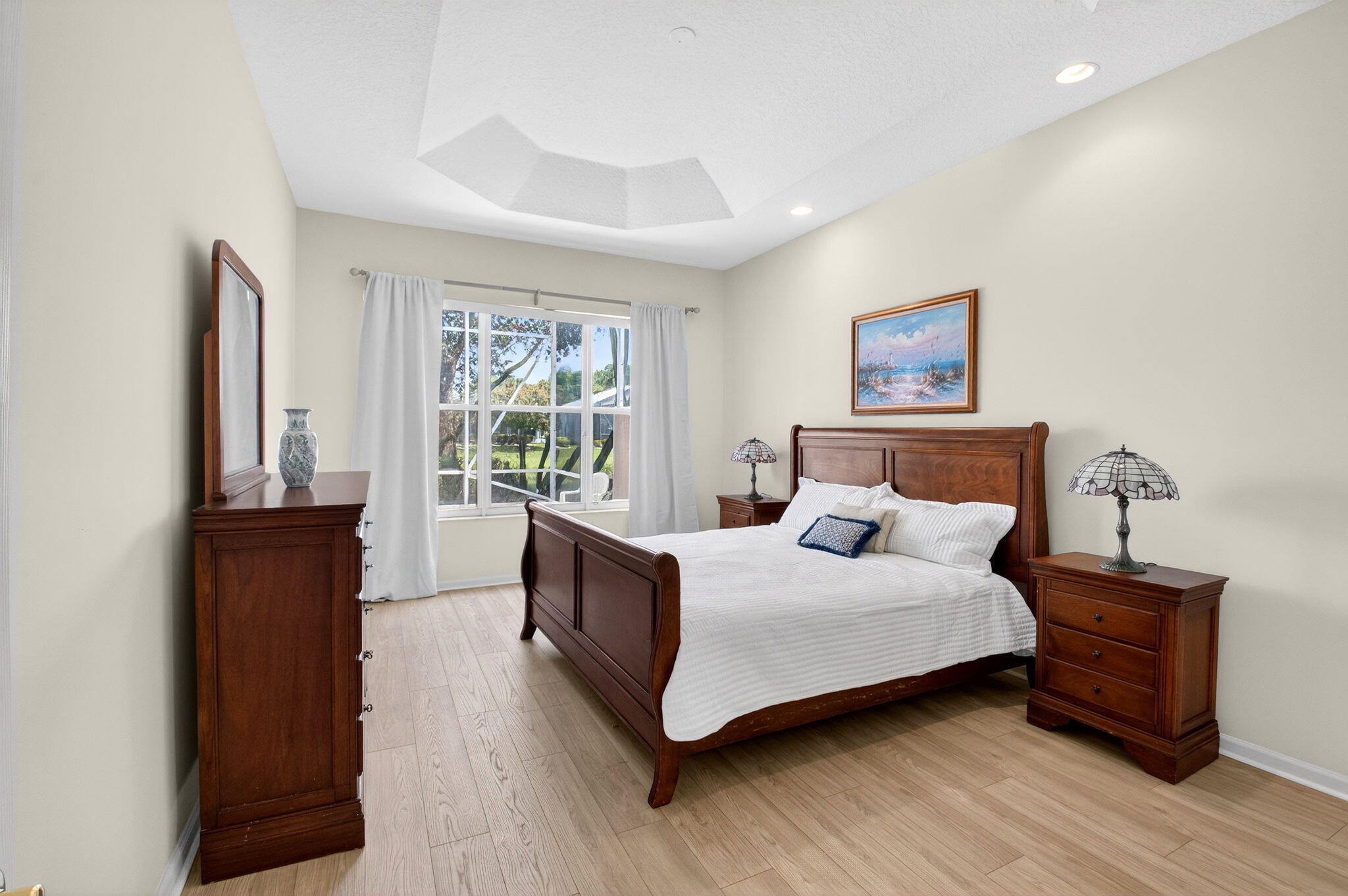 VALENCIA FALLS - Residential