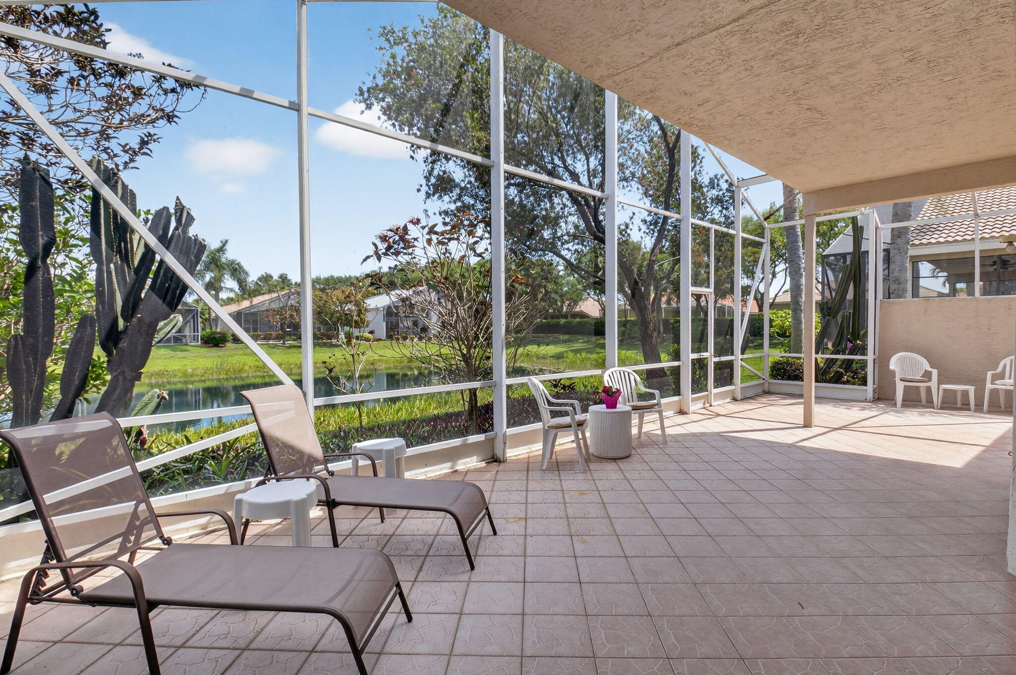 VALENCIA FALLS - Residential