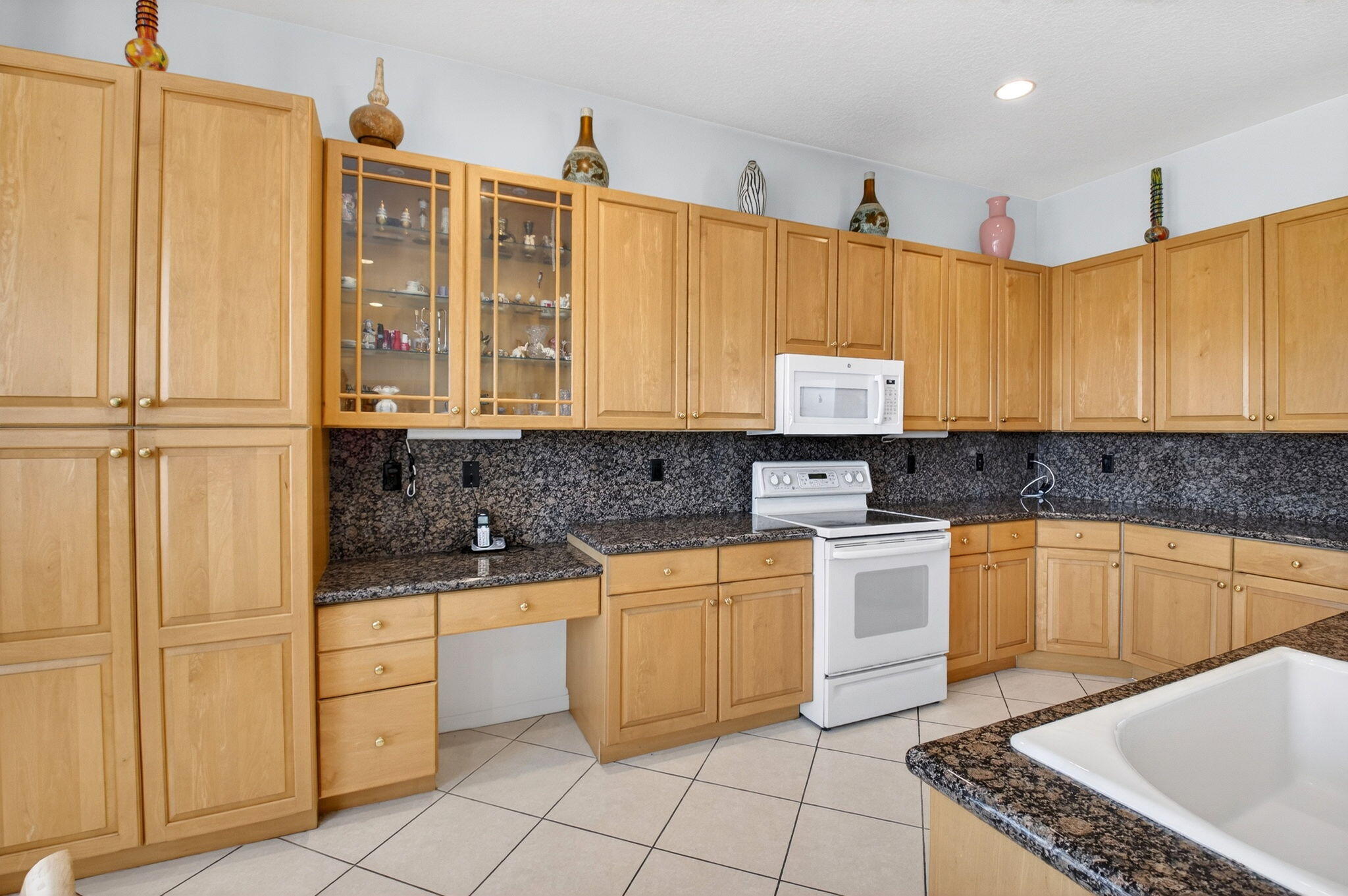 VALENCIA FALLS - Residential