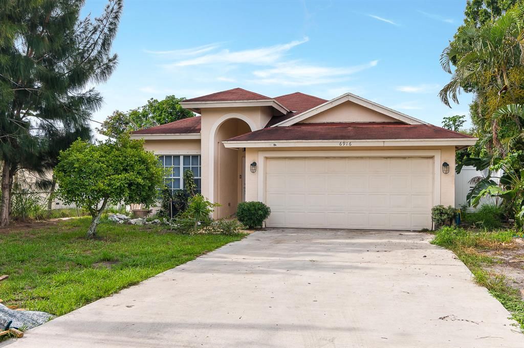 Photo of 6916 3rd Street, Jupiter, FL 33458 (MLS # R10726564)