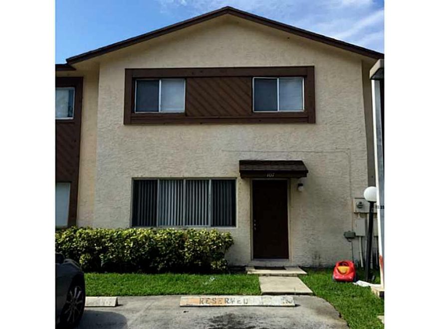 NEW ROOF!!!! SPACIOUS 3/2 UNIT IN COMMUNITY THAT FEATURES POOL, BASKETBALL COURT, AND PLAYGROUND.  GREAT FOR INVESTORS, OR FAMILIES LOOKING FOR THAT EXTRA BEDROOM. REAR PATIO WITH LOTS OF YARD SPACE.  NEWER WASHER AND DRYER, ALL BEDROOMS UP STAIRS. NO REN TAL RESTRICTIONS, GREAT CAP RATE.