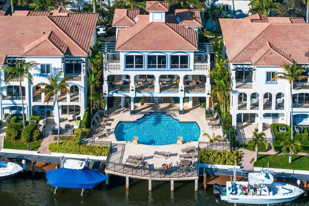 Photo of 3111 Waterside Circle, Boynton Beach, FL 33435 (MLS # R11091311)