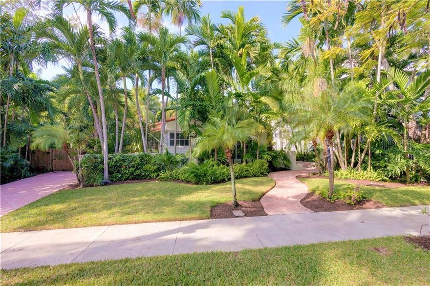 WARM & INVITING VICTORIA PARK HOME NESTLED IN A PALM FILLED TROPICAL YARD ON ONE OF THE PRETTIEST STREETS IN THE HEART OF THE NEIGHBORHOOD. VAULTED WOOD BEAMED CEILINGS ACCENT THE MAIN LIVING ROOM CREATING AN ART GALLERY AMBIENCE. WOOD BURNING FIRE PLACE & HARDWOOD FLOORS THROUGHOUT MAIN LIVING AREA.  EXPANSIVE YARD W/ LUSH, MATURE LANDSCAPING! LARGE EXTERIOR PATIOS SURROUND THE HOME. INVITING PALETTE WAITING FOR YOUR PERSONAL TOUCHES. TILE ROOF REPLACED IN 2014. RC 15 ZONING W/ LOT SIZE 77 X 125 FOR TOWNHOME OR RESIDENCE BUILDING IN COVETED VICTORIA PARK....LIMITED AVAILABILITY W/ 77 FOOT FRONTAGE. CLOSE TO LAS OLAS, THE BEACH & THE NEW ENTERTAINMENT FACILITIES IN HOLIDAY PARK. A WONDERFUL OPPORTUNITY TO RESIDE IN EXCITING & CENTRALLY LOCATED VICTORIA PARK!