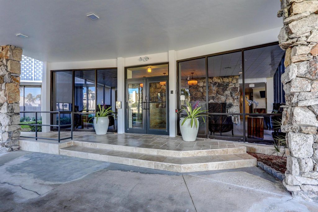 Photo of 336 Golfview Road #612, North Palm Beach, FL 33408 (MLS # R10944429)