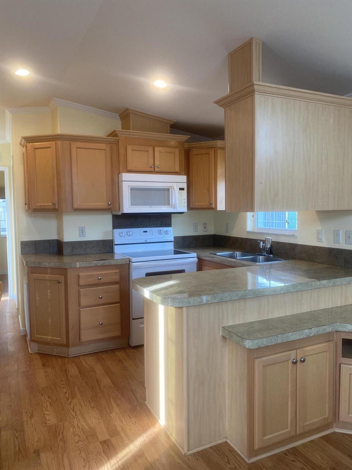 2012 1 bedroom 1 bath park model located in 55+ deeded community of Big O RV Resort, Lots of amenities, Heated pool, recreational hall, bocce ball, clubhouse, laundromat and boat ramp.