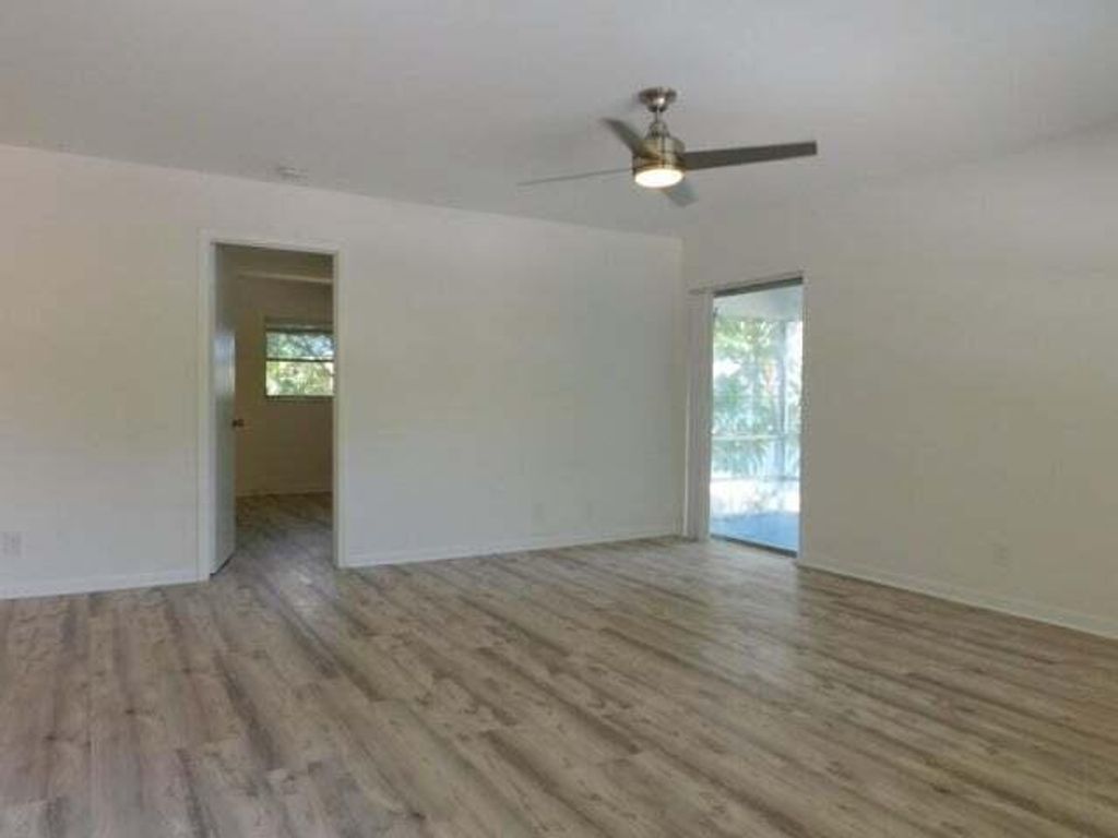 Photo of 640 SE 2nd Avenue, Boynton Beach, FL 33435 (MLS # B26005640)