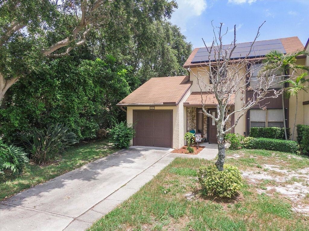 Photo of 1001 Raintree Lane, Palm Beach Gardens, FL 33410 (MLS # R10904421)