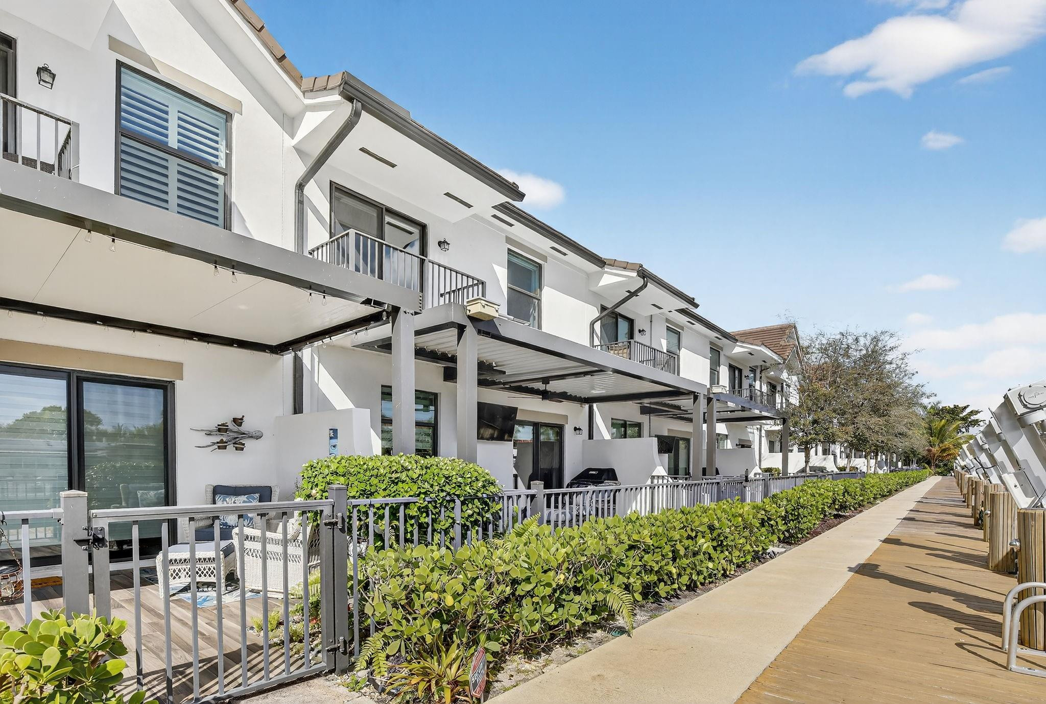 AQUA BELLA - Residential