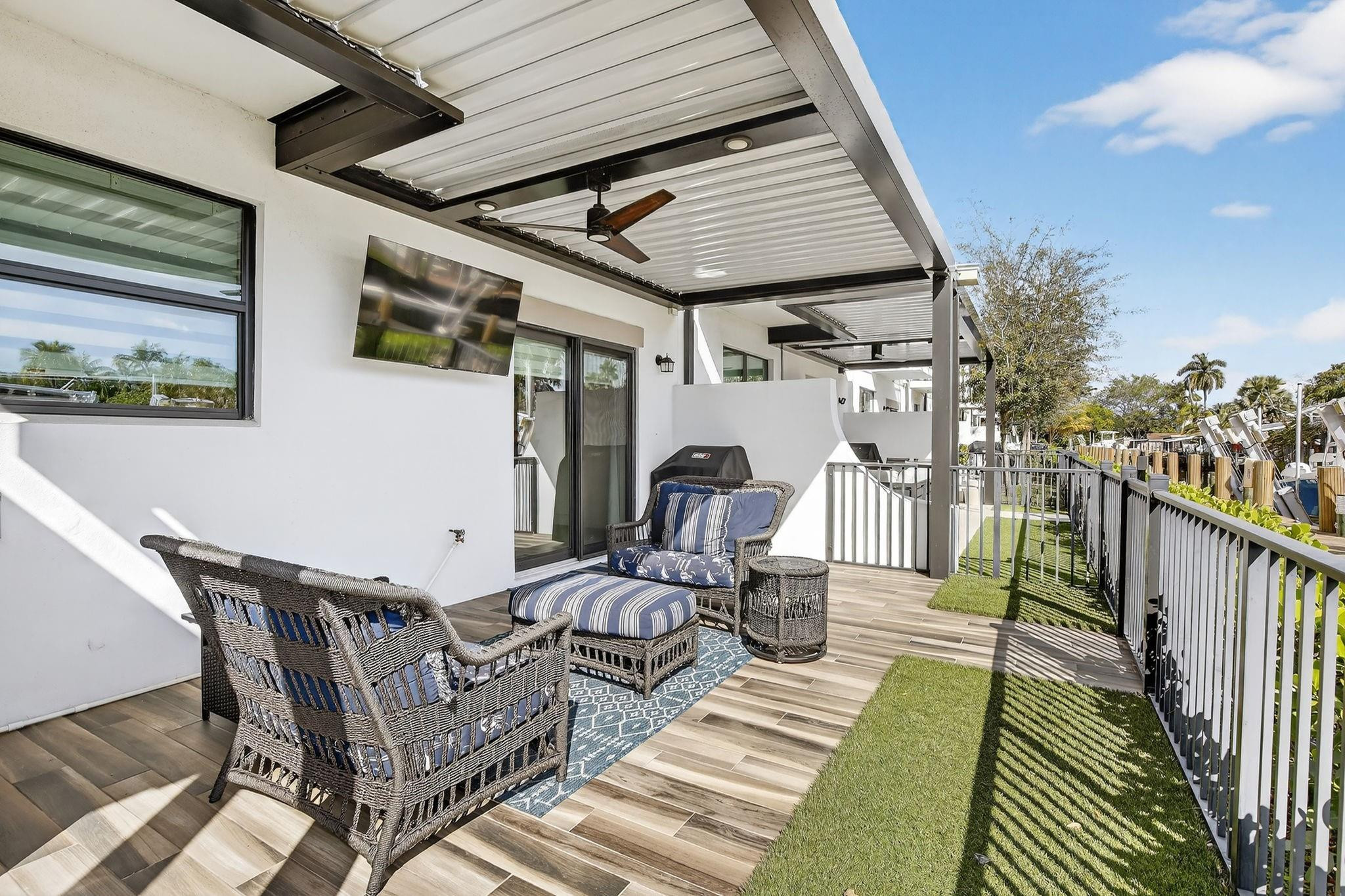 AQUA BELLA - Residential