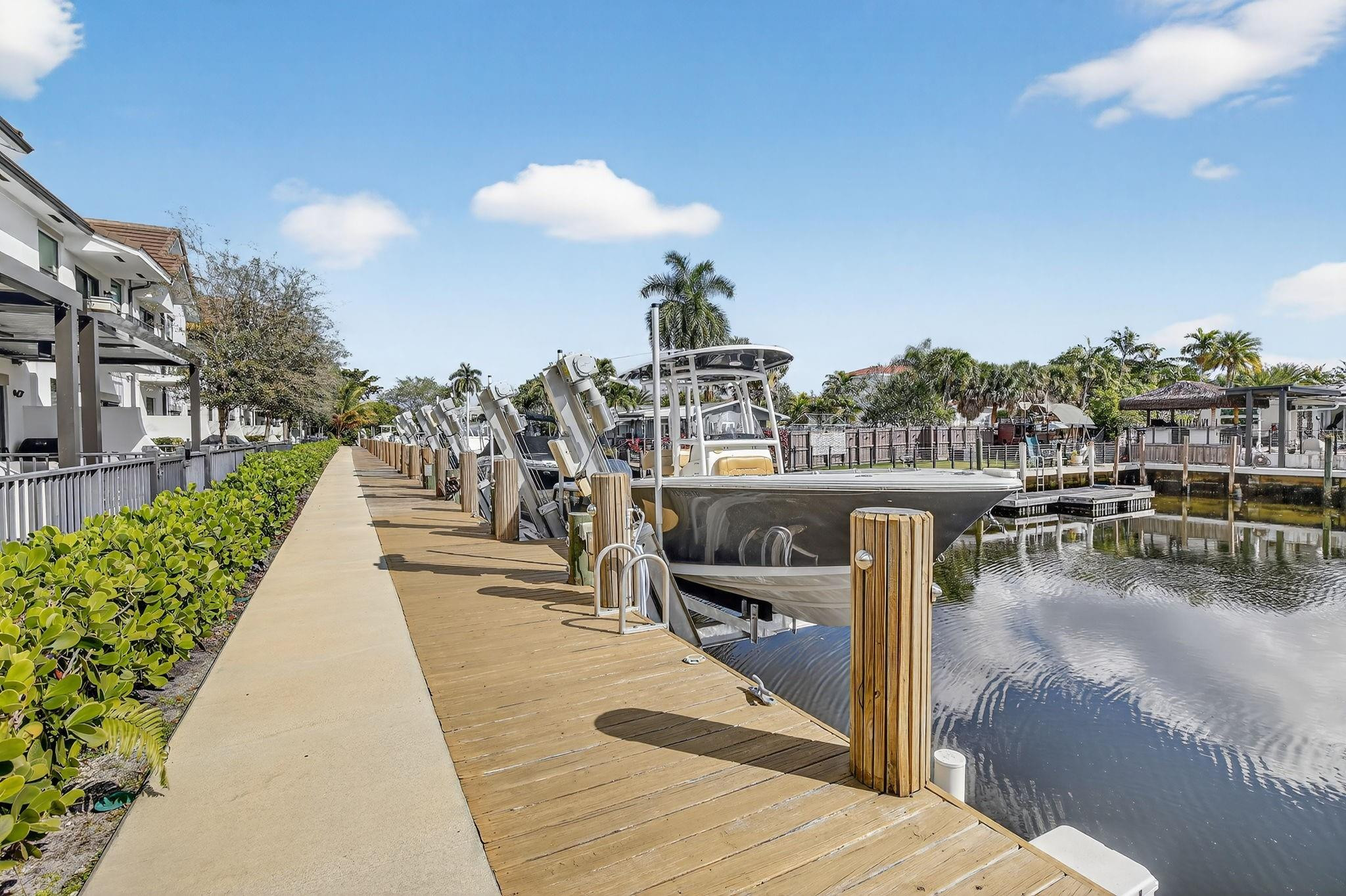 AQUA BELLA - Residential