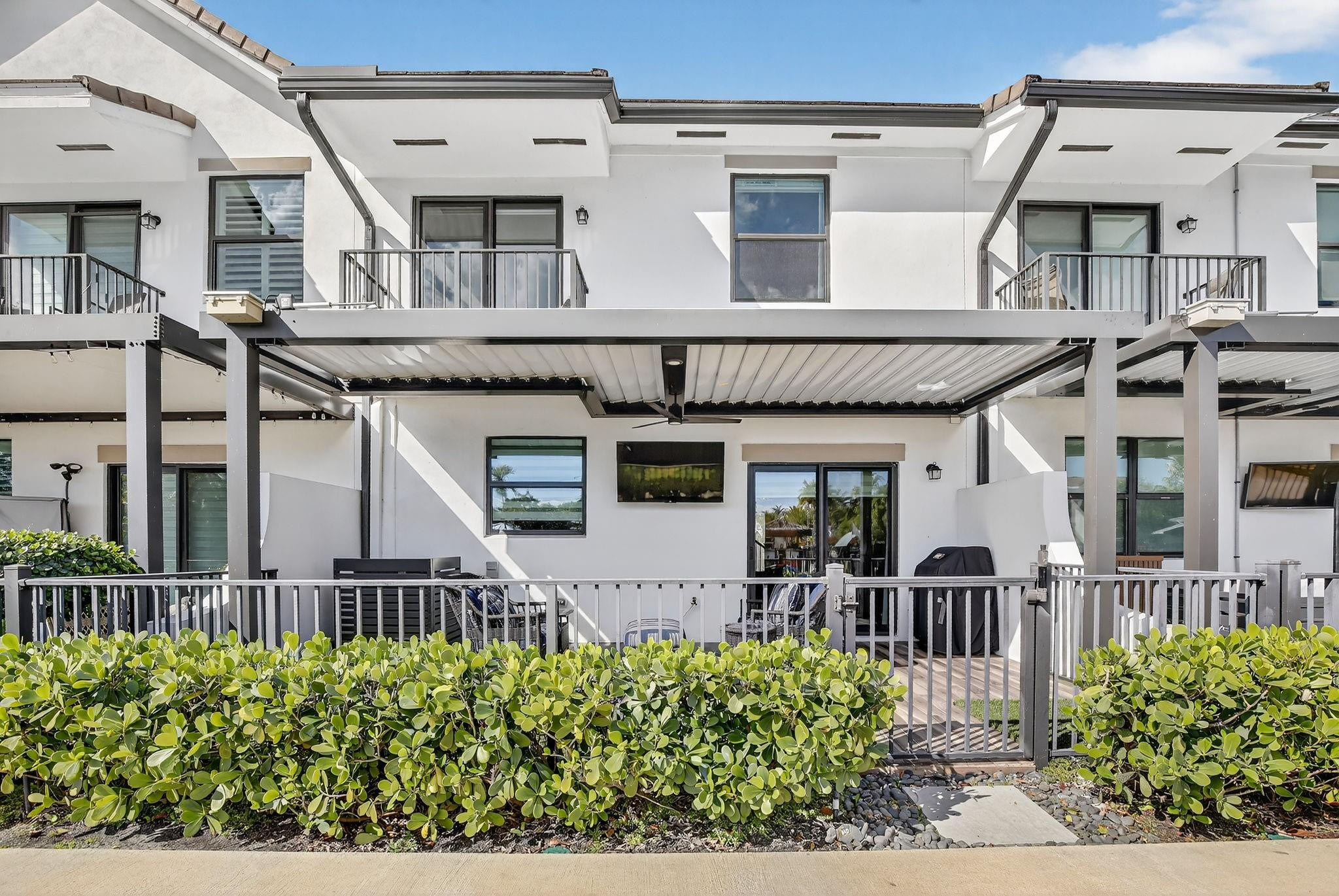 AQUA BELLA - Residential