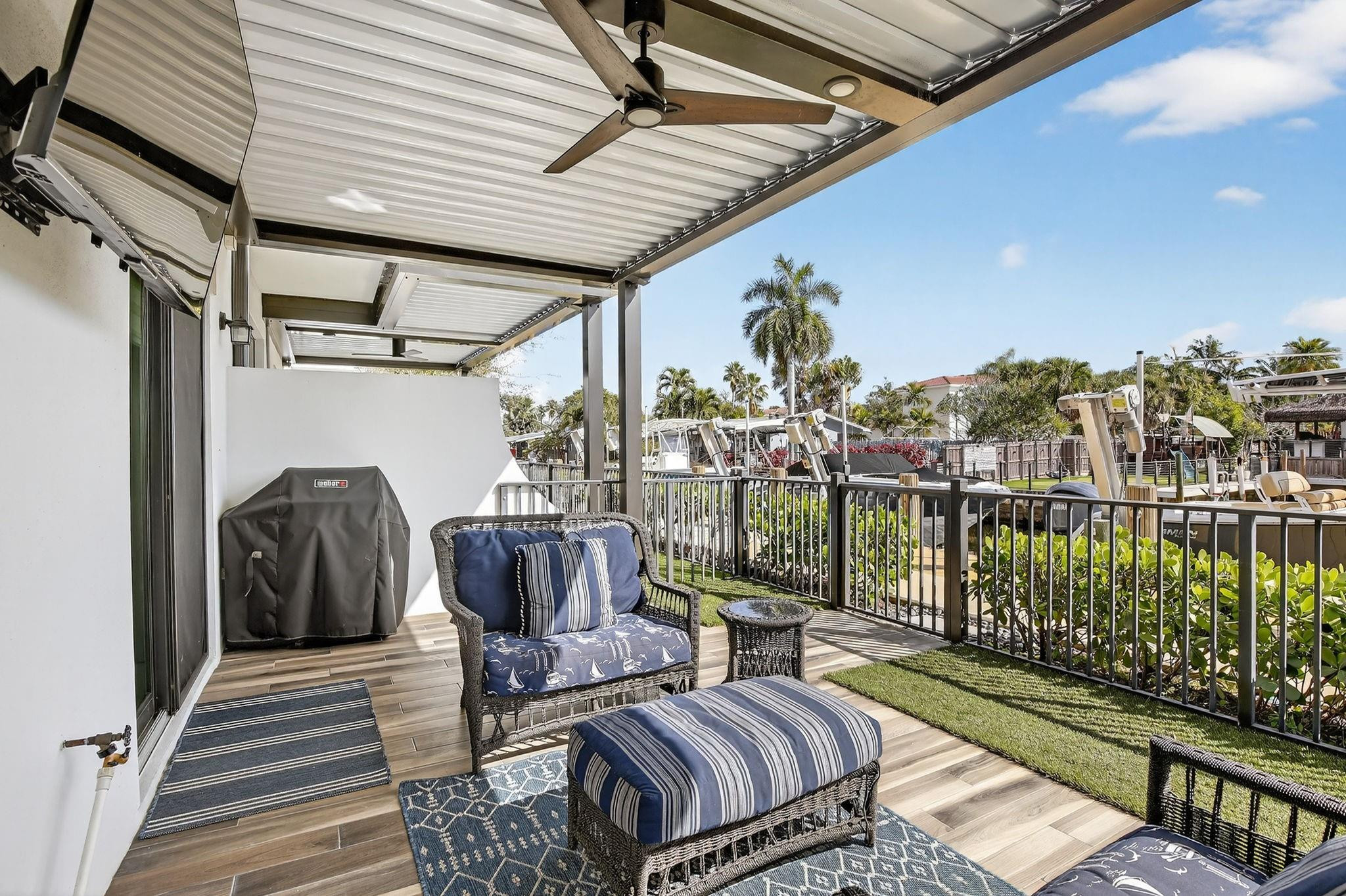 AQUA BELLA - Residential