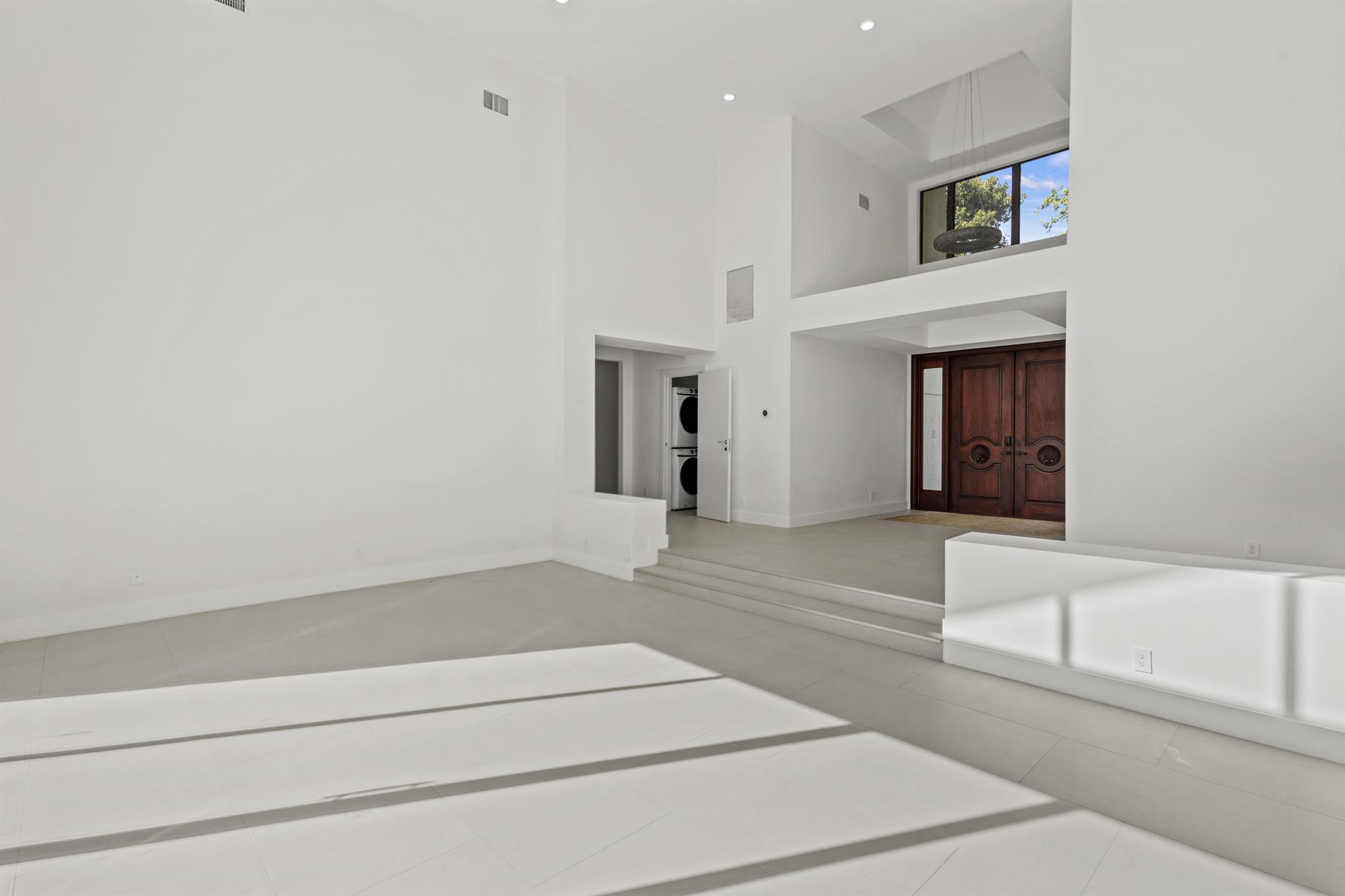 GLEN OAKS 1ST ADD - Residential Lease