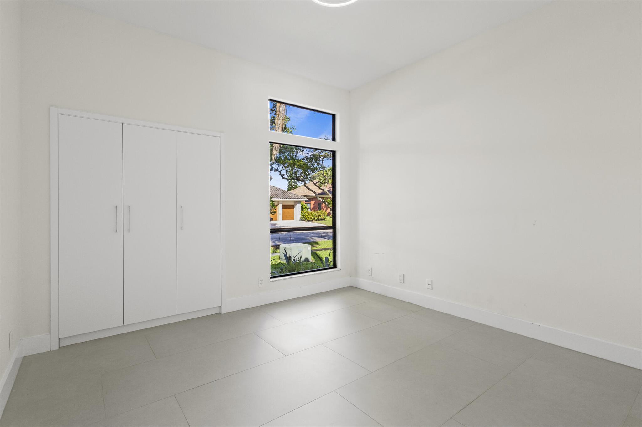 GLEN OAKS 1ST ADD - Residential Lease