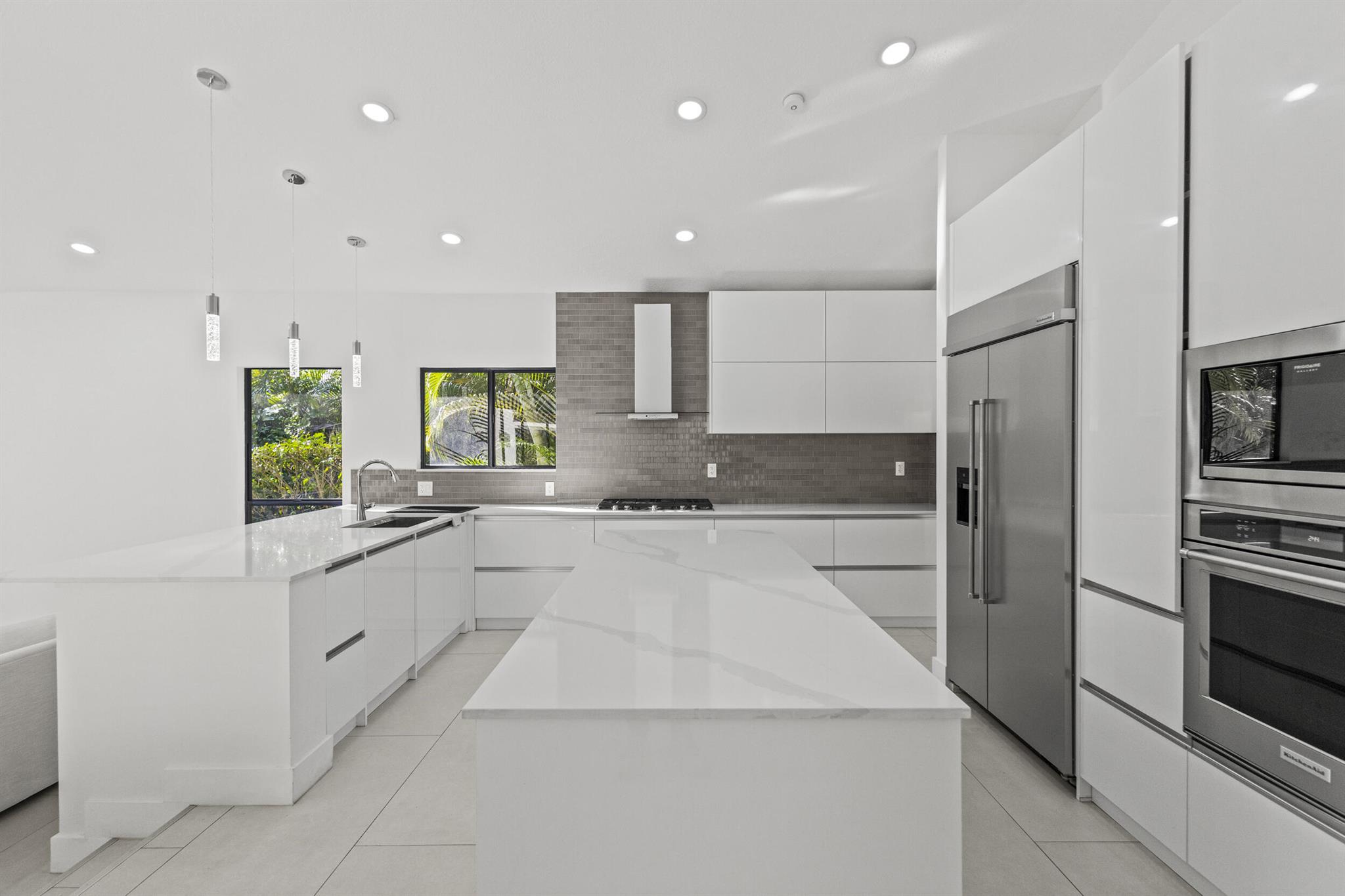 GLEN OAKS 1ST ADD - Residential Lease