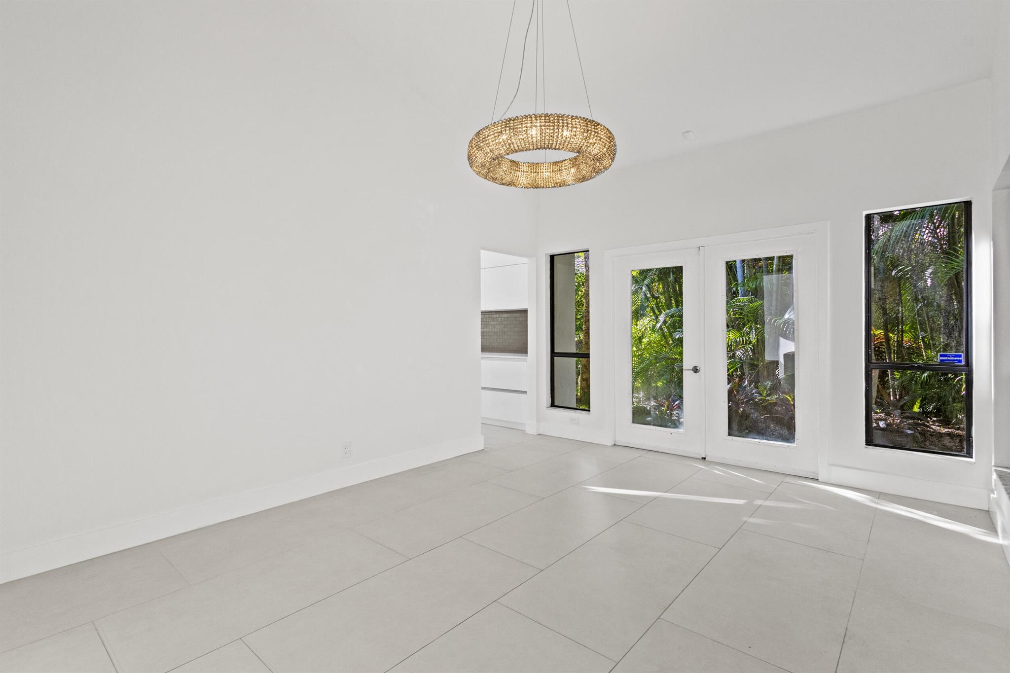 GLEN OAKS 1ST ADD - Residential Lease