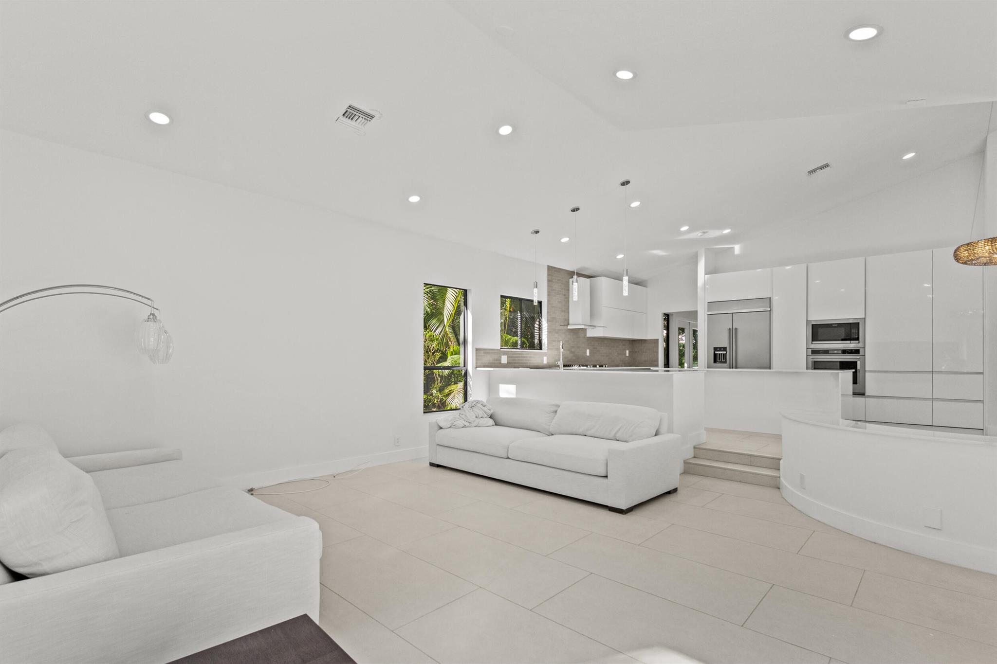 GLEN OAKS 1ST ADD - Residential Lease