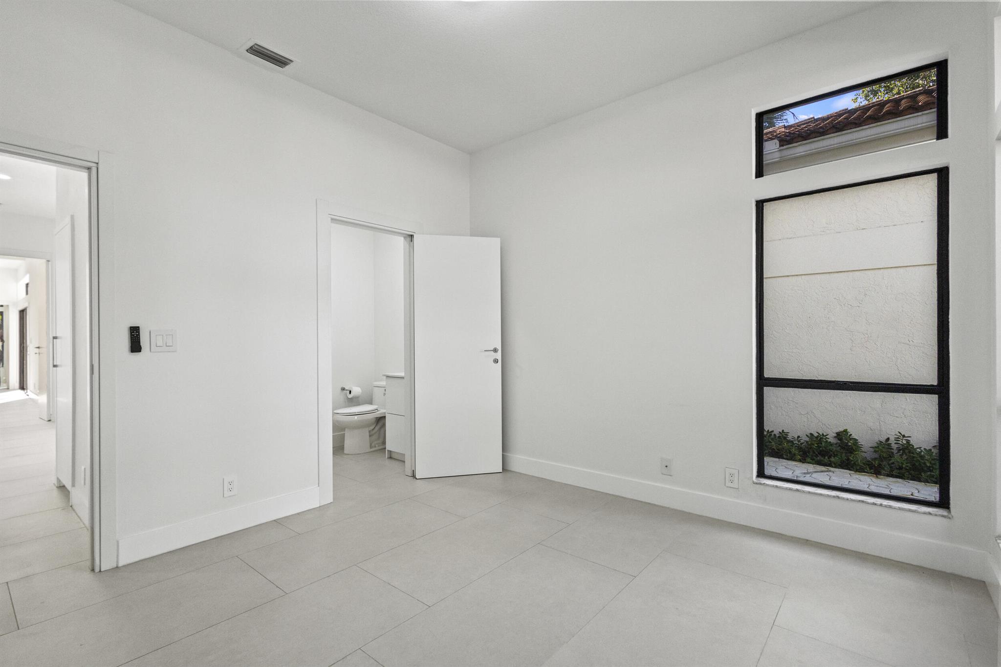 GLEN OAKS 1ST ADD - Residential Lease