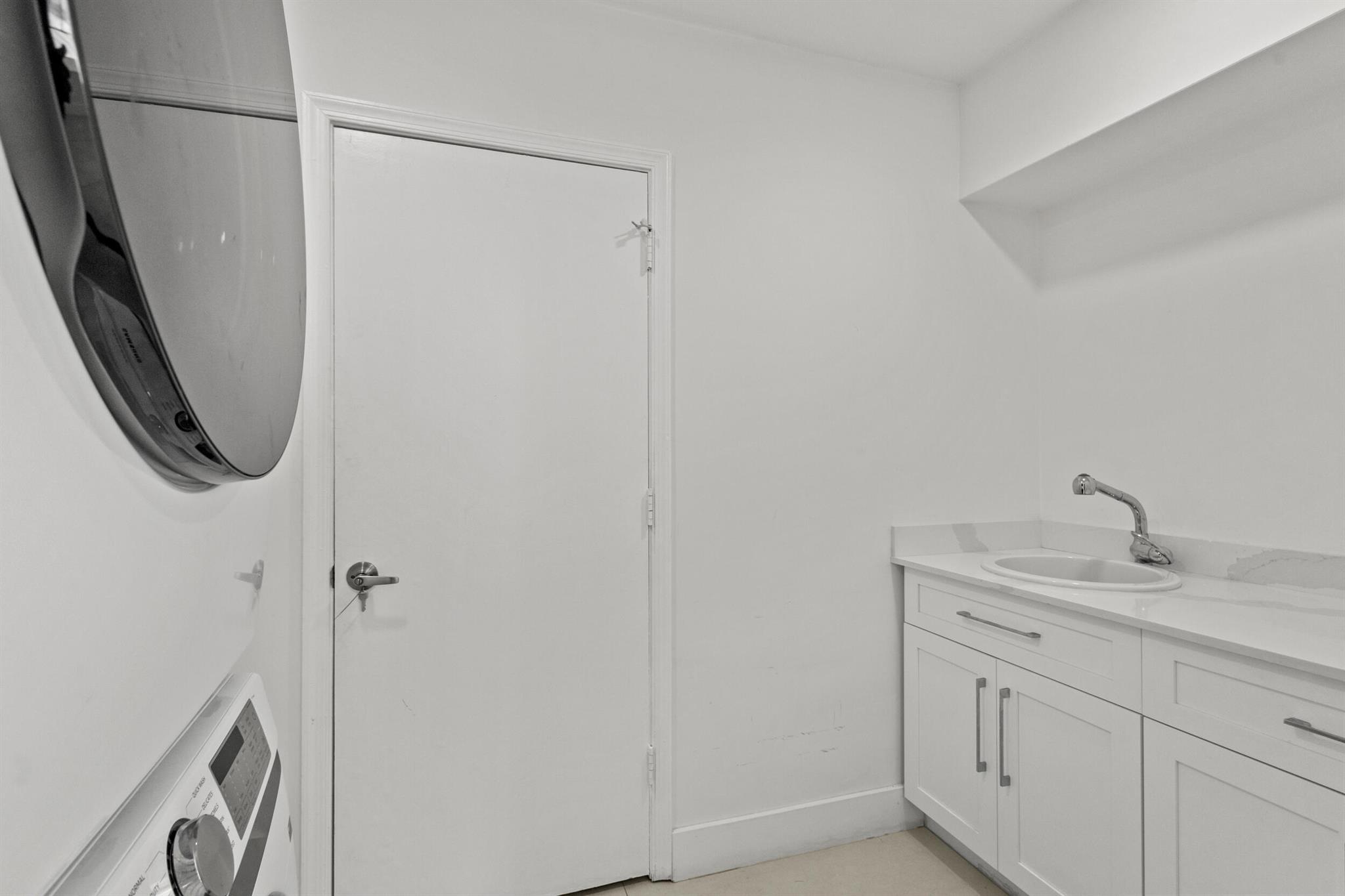 GLEN OAKS 1ST ADD - Residential Lease