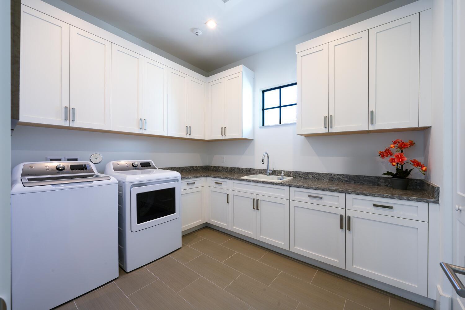 CASA DEL MAR - Residential